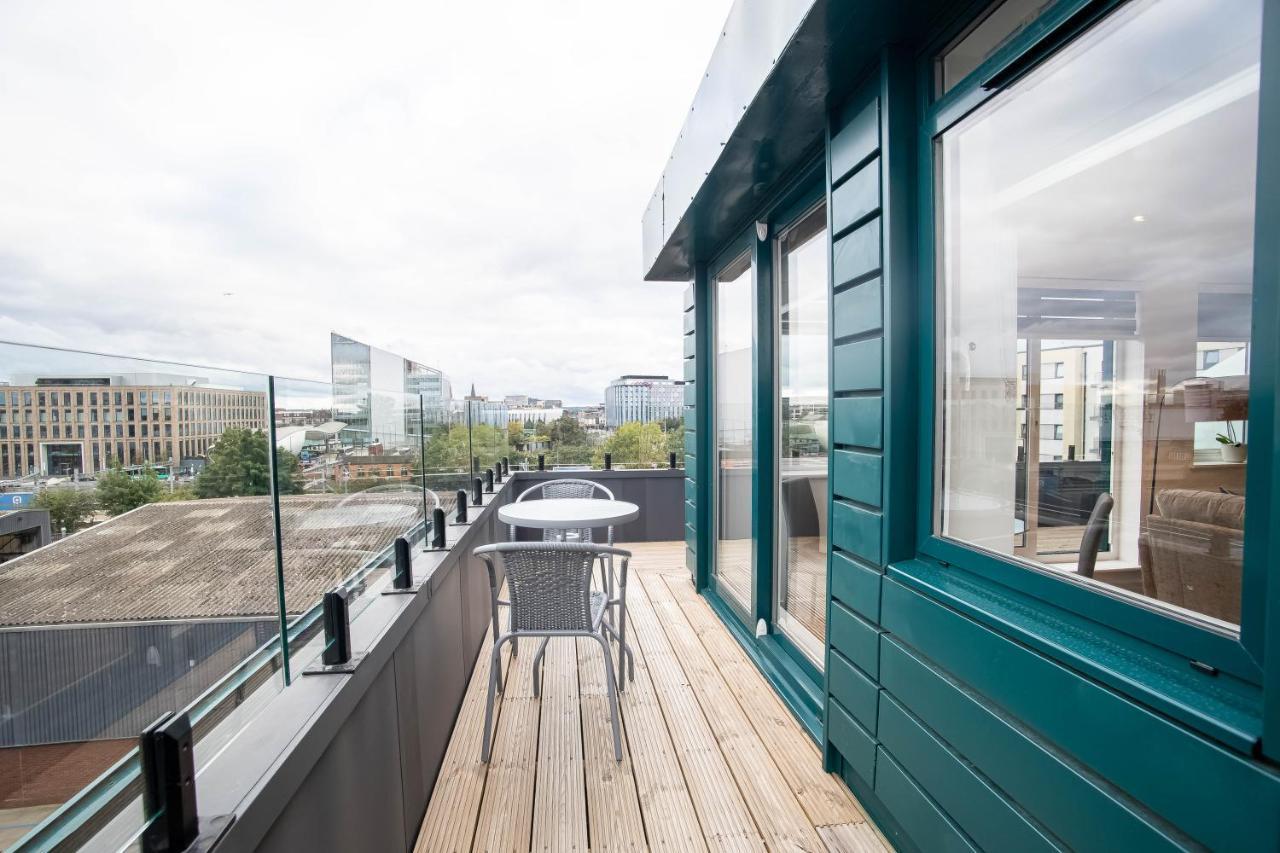 Luxe & Stylish 1 & 2 Bed Flats Near Heathrow, Legoland, & Windsor סלאו מראה חיצוני תמונה
