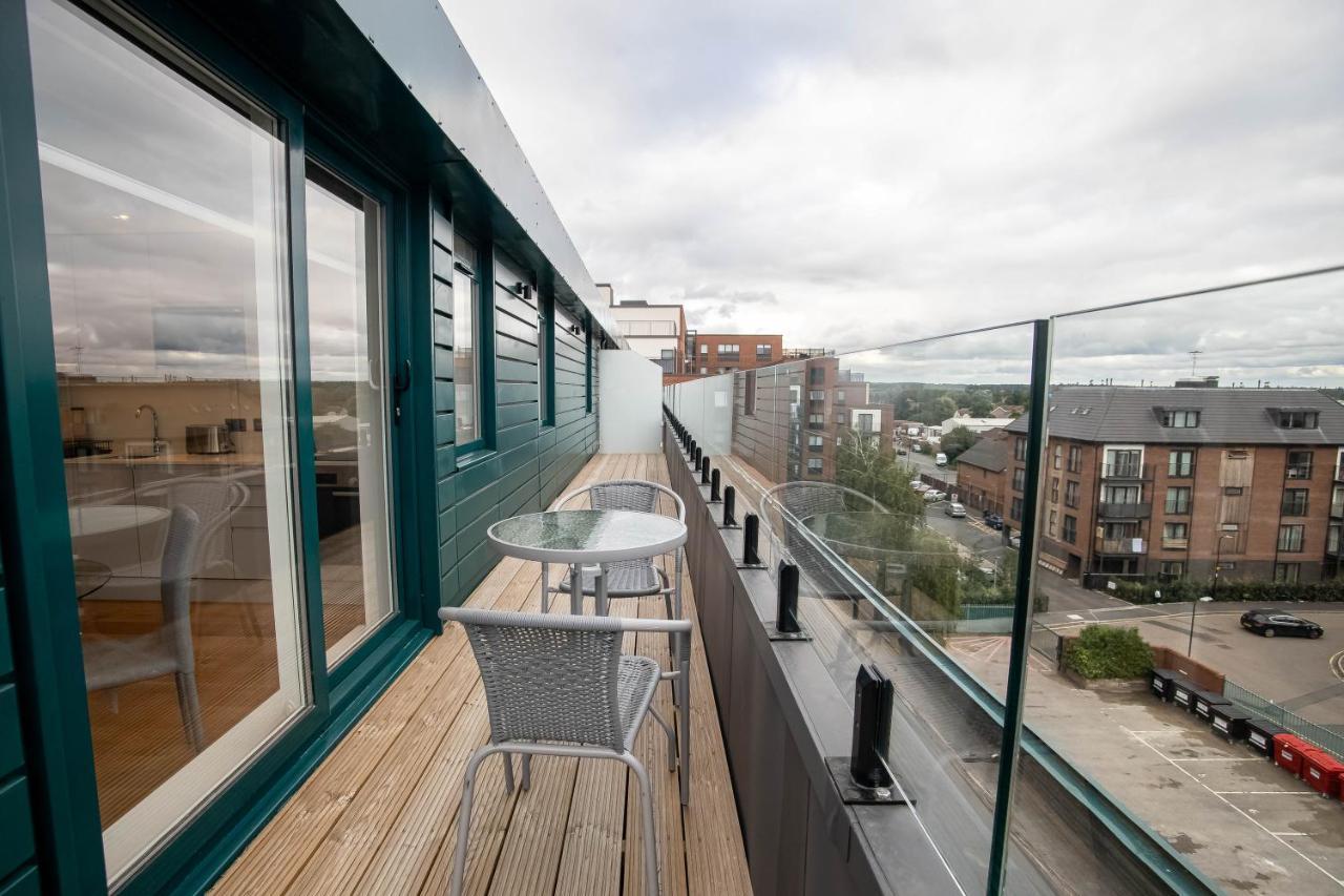Luxe & Stylish 1 & 2 Bed Flats Near Heathrow, Legoland, & Windsor סלאו מראה חיצוני תמונה