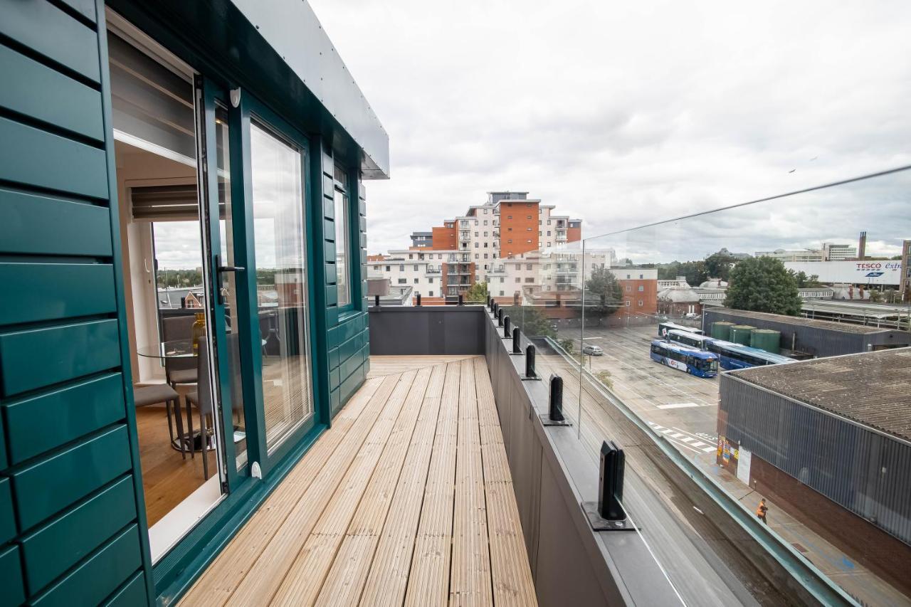 Luxe & Stylish 1 & 2 Bed Flats Near Heathrow, Legoland, & Windsor סלאו מראה חיצוני תמונה